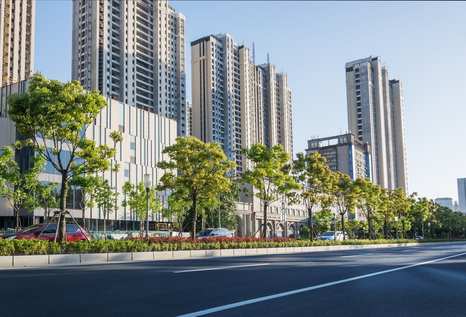 Landscaped Avenue — Tonino Lamborghini